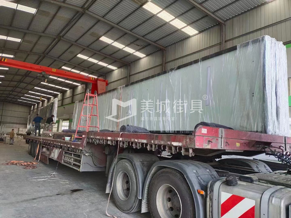 2022.9.21美城街具供應蘇州公交車候車亭發(fā)貨現場