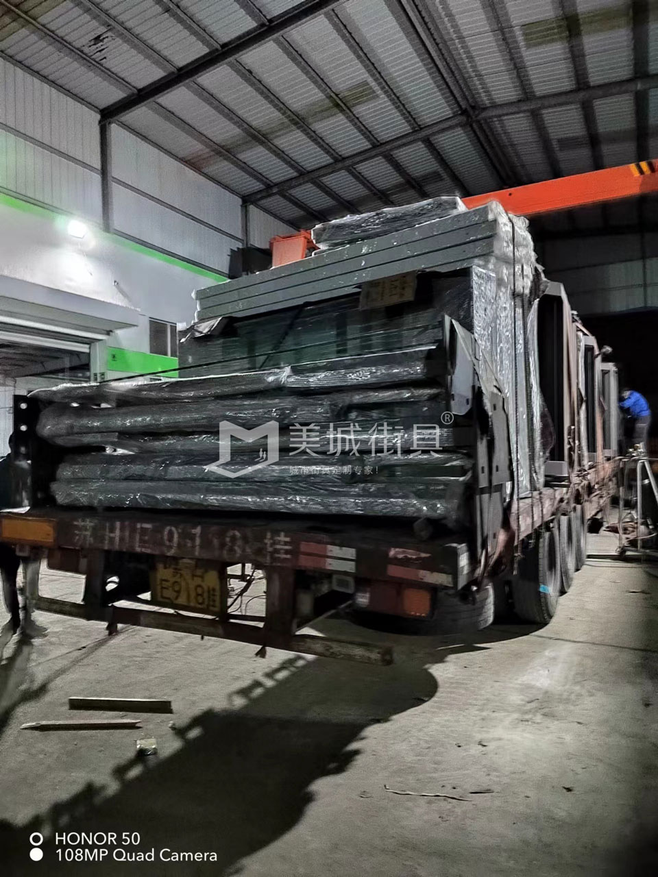 2022.10.18美城街具供應臺州第三、四車候車亭發(fā)貨記錄
